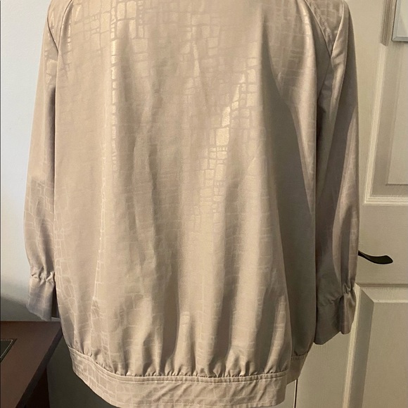 Zenergy by Chico’s Lightweight Zip Jacket - Picture 5 of 9